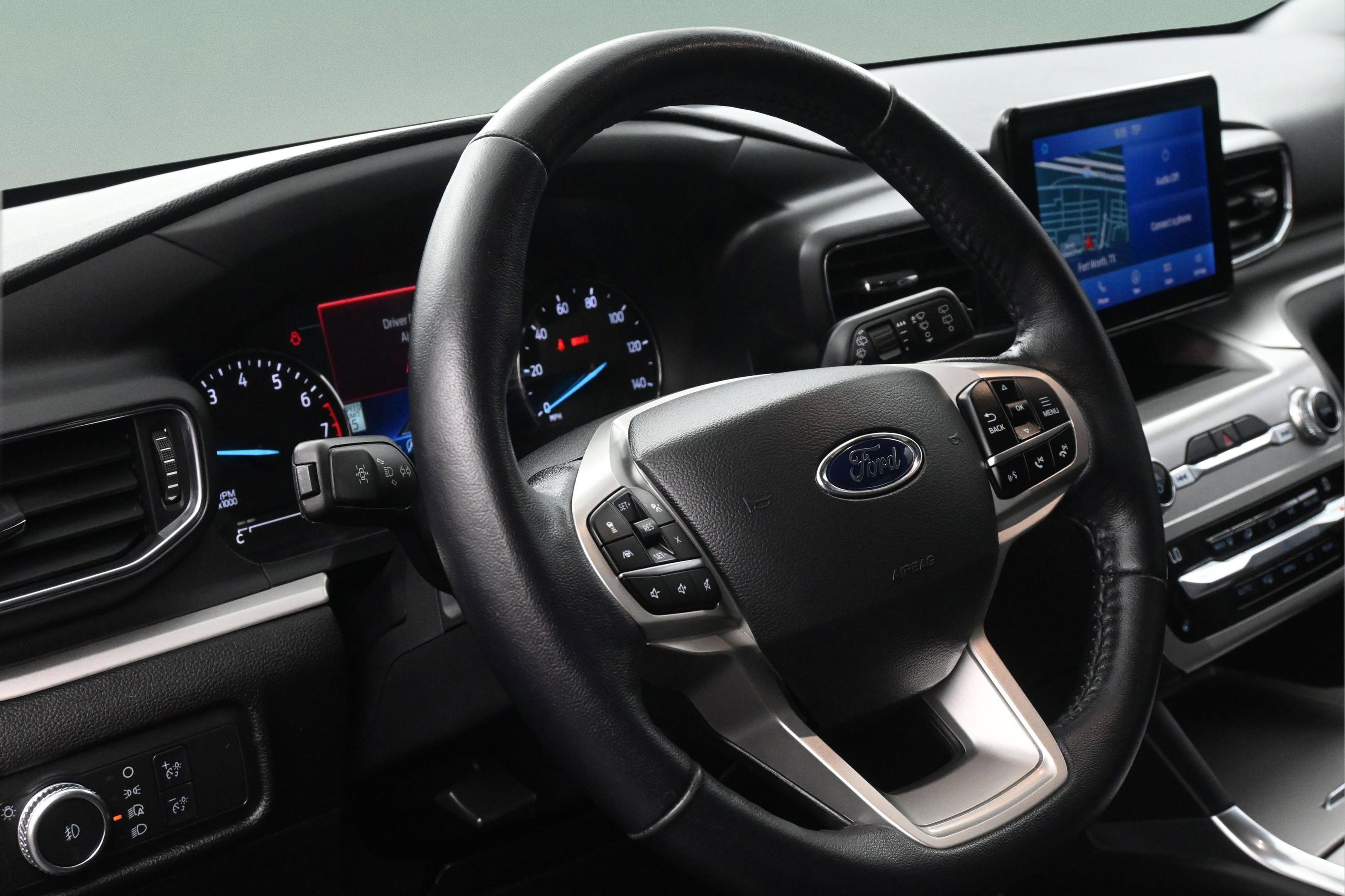 Used 2021 Ford Explorer XLT w/ Equipment Group 202A RWD image 16