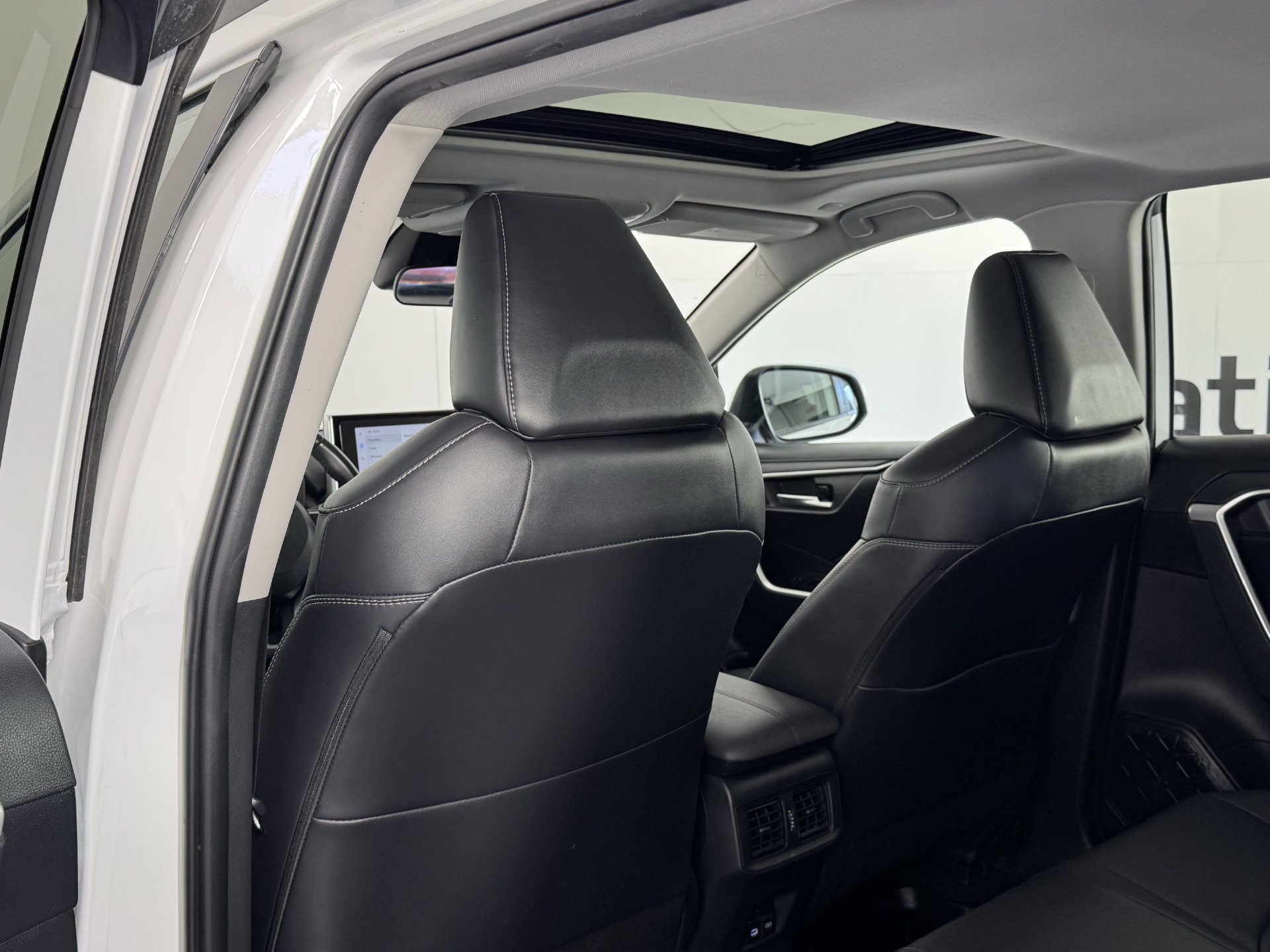 Certified 2024 Toyota RAV4 XLE Premium AWD/4WD image 18