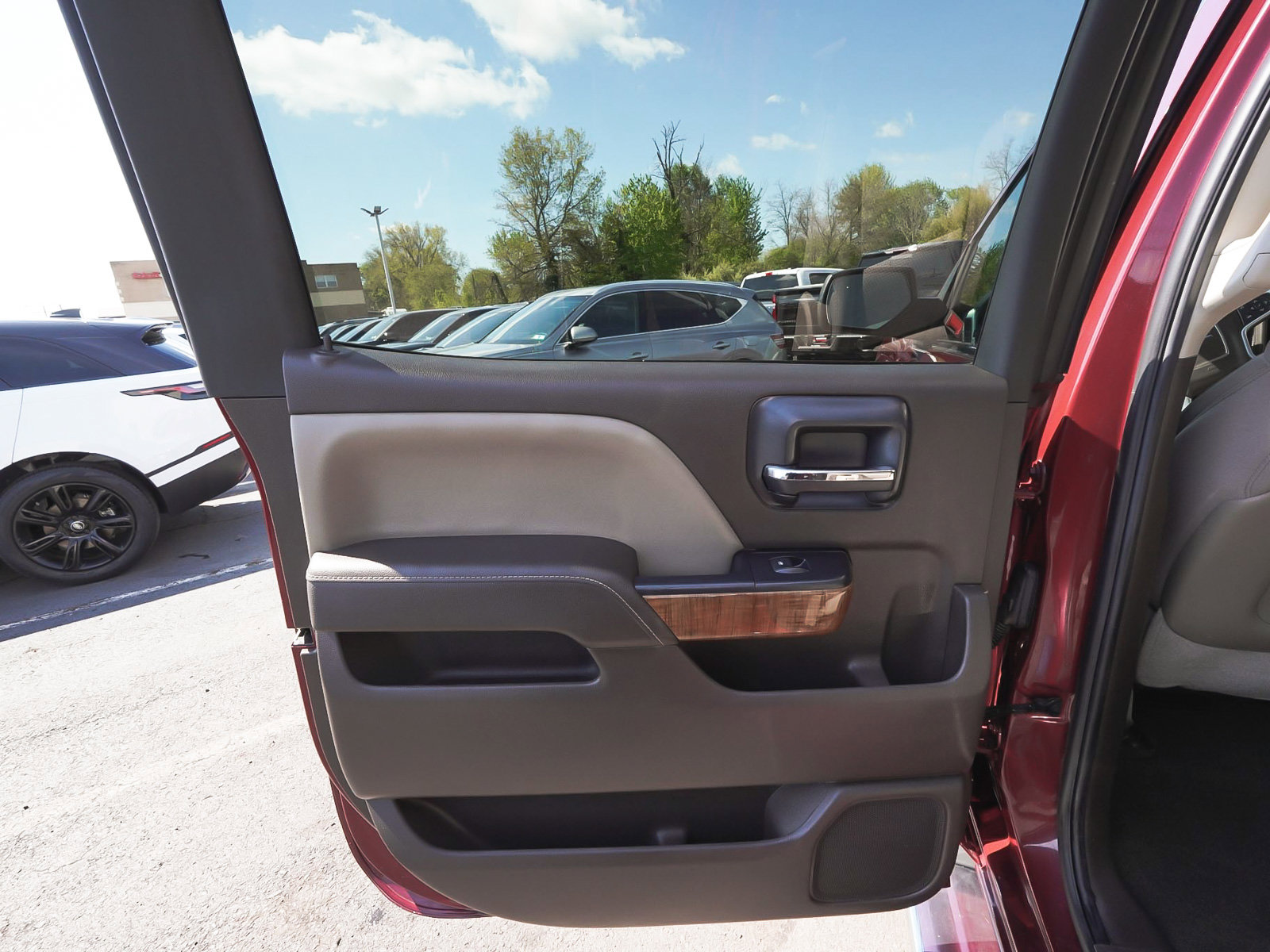 Used 2014 GMC Sierra 1500 SLE w/ SLE Value Package RWD image 9