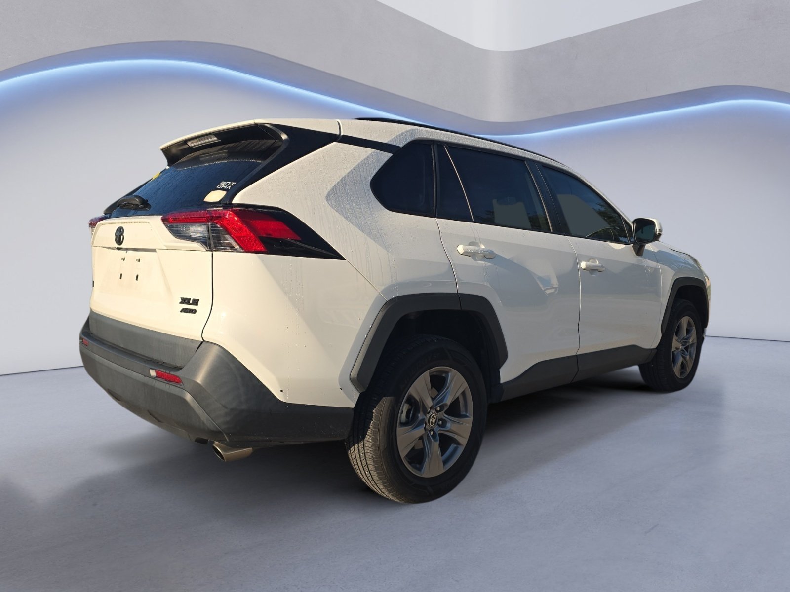Used 2022 Toyota RAV4 XLE w/ Convenience Package AWD/4WD image 7