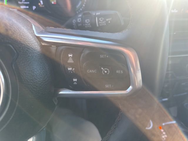 Used 2024 Jeep Wrangler Unlimited Sahara image 21