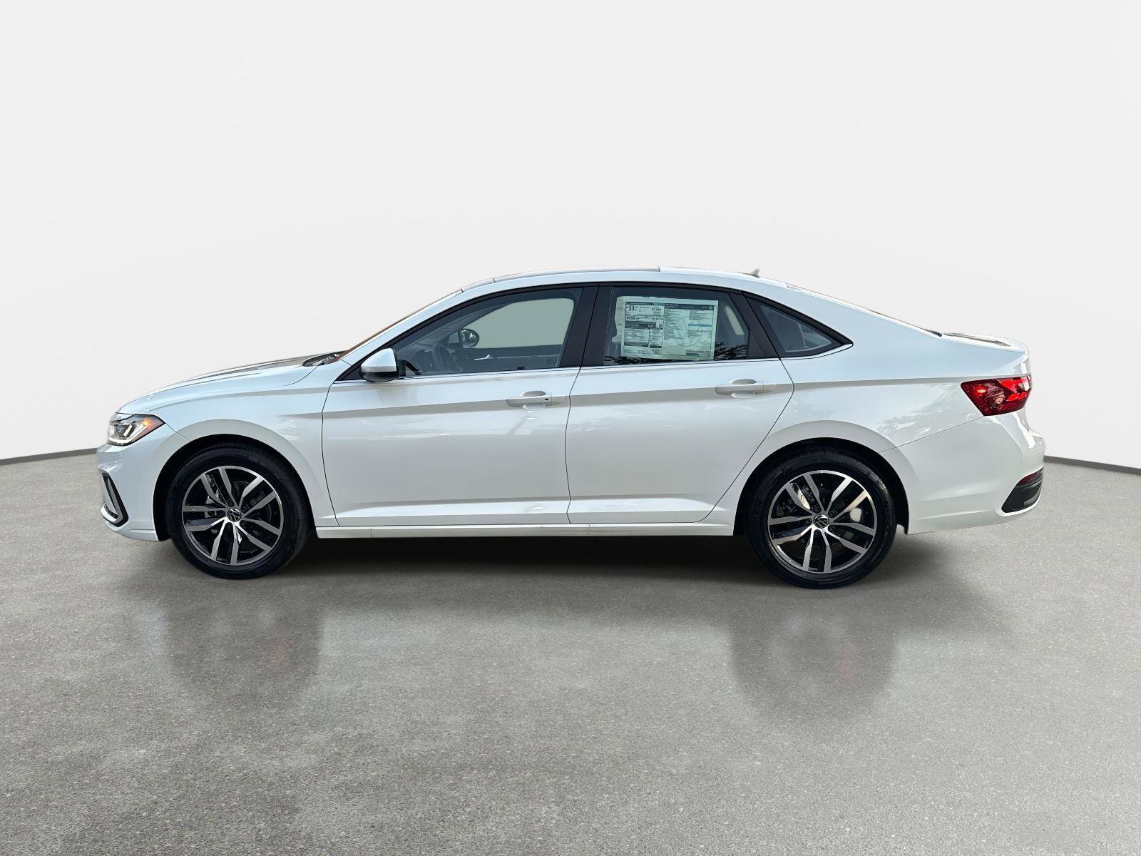 New 2026 Volkswagen Jetta SE image 8