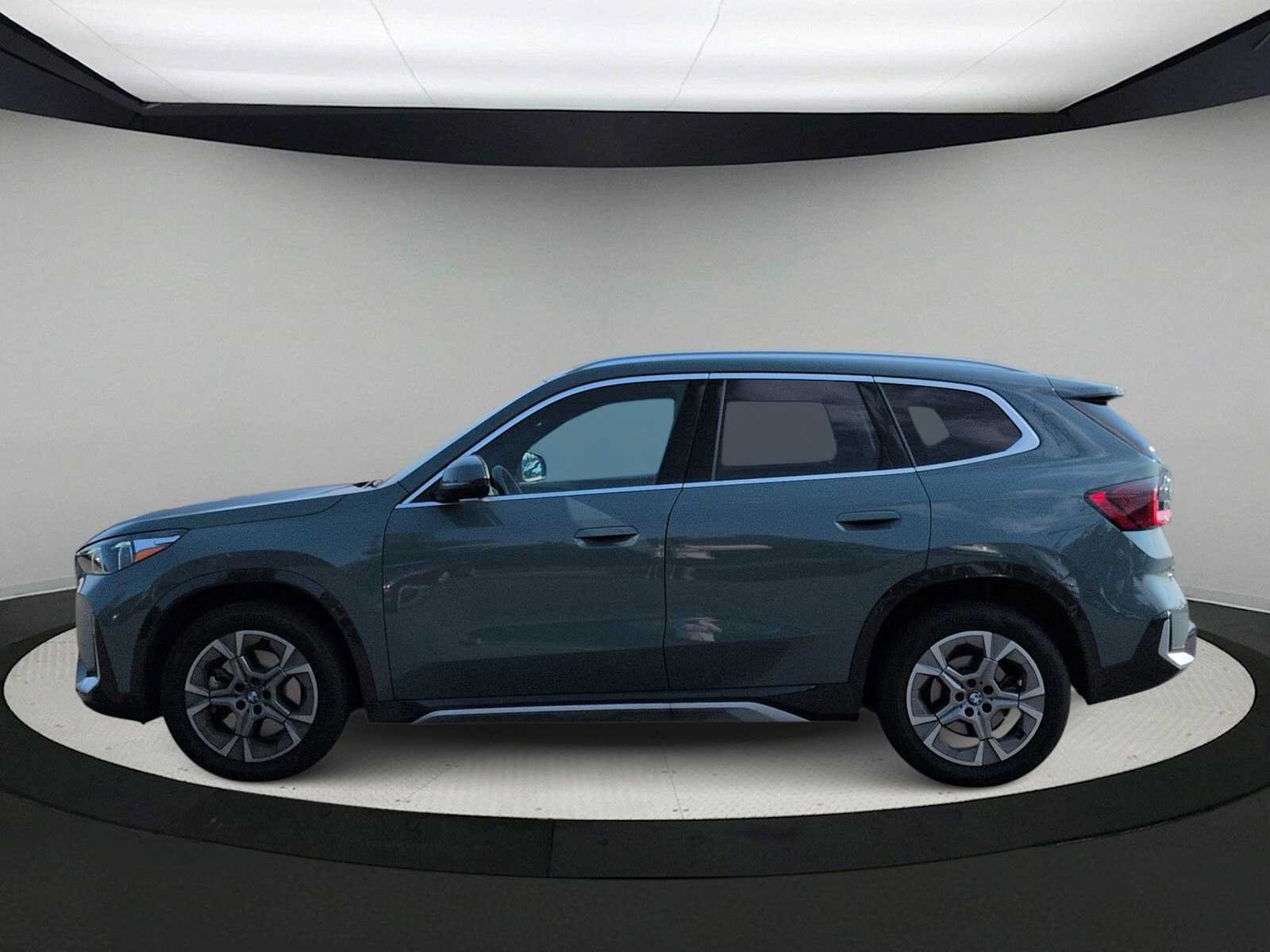 Used 2026 BMW X1 xDrive28i w/ Convenience Package AWD/4WD image 5