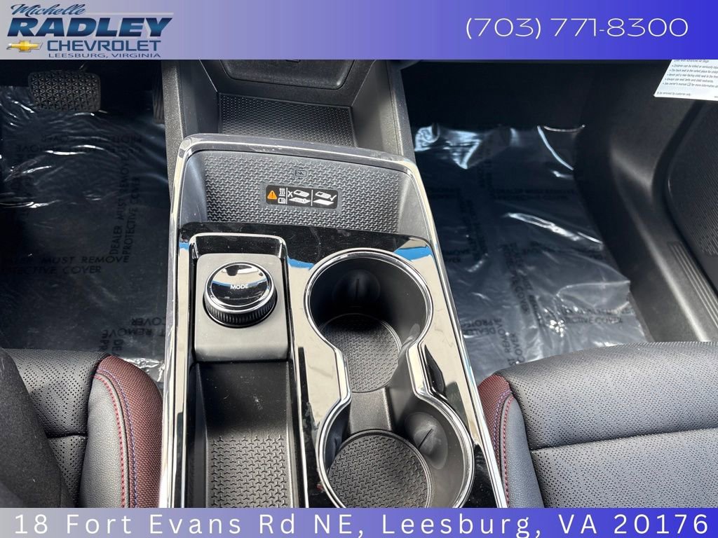 Certified 2025 Chevrolet Equinox RS w/ Convenience Package III image 17