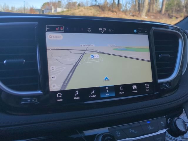 New 2026 Chrysler Pacifica Pinnacle w/ Trailer Tow Group FWD image 36