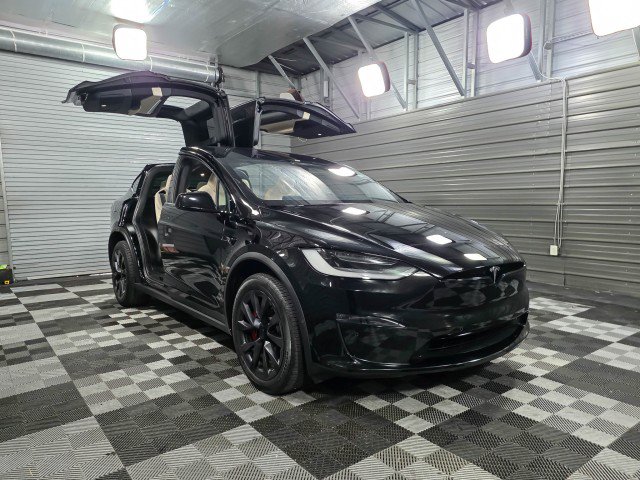 Used 2023 Tesla Model X Plaid image 4