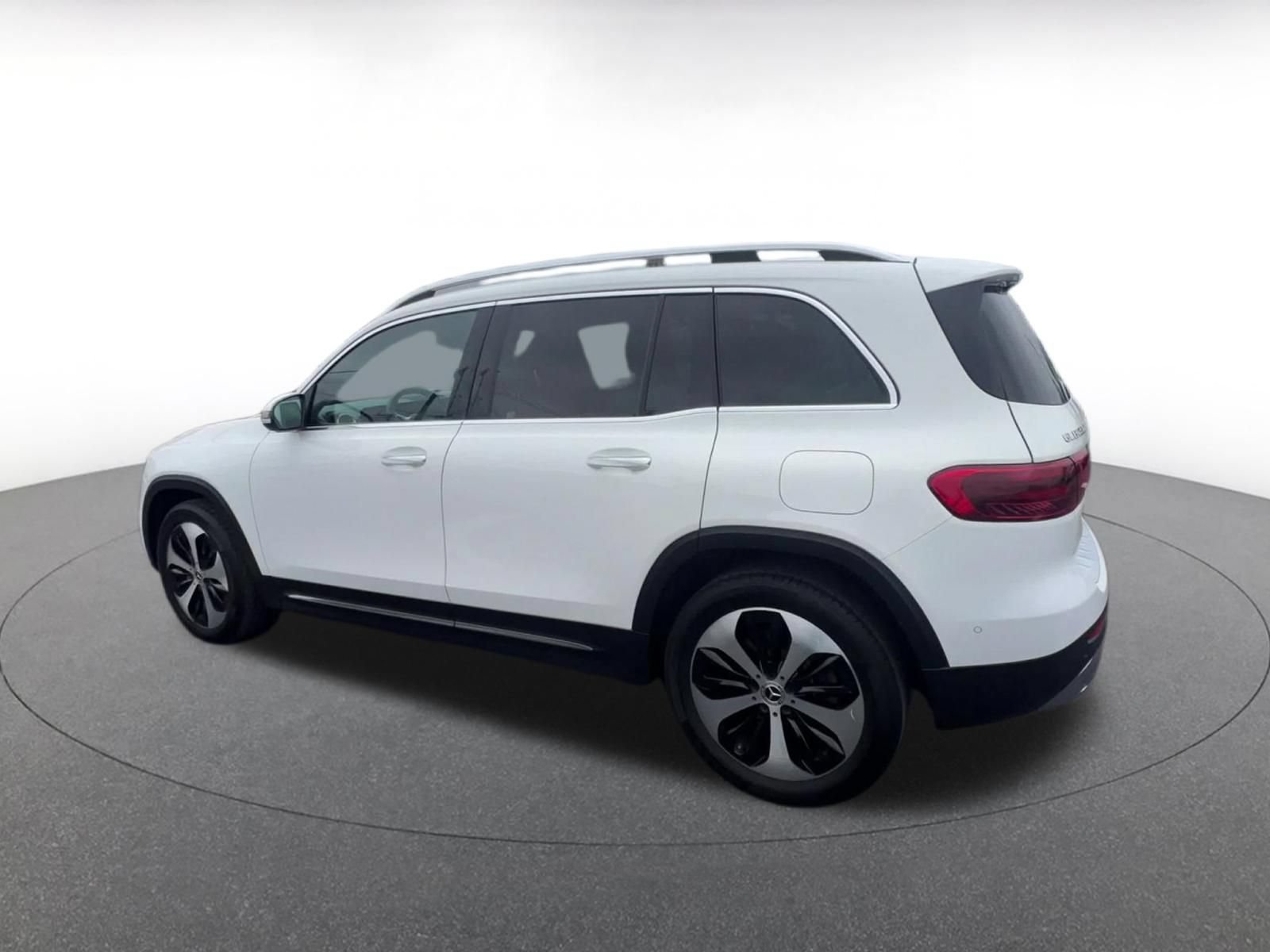 Used 2025 Mercedes-Benz GLB 250 image 10