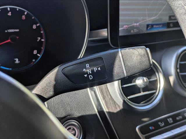 Used 2021 Mercedes-Benz GLC 300 4MATIC image 11