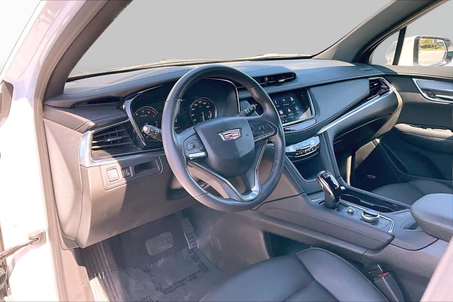 Used 2024 Cadillac XT6 Luxury FWD image 17