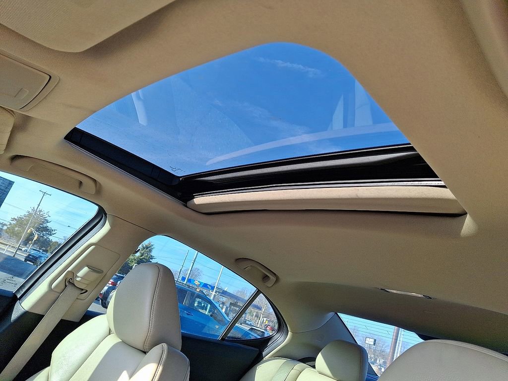 Used 2017 Acura TLX image 16