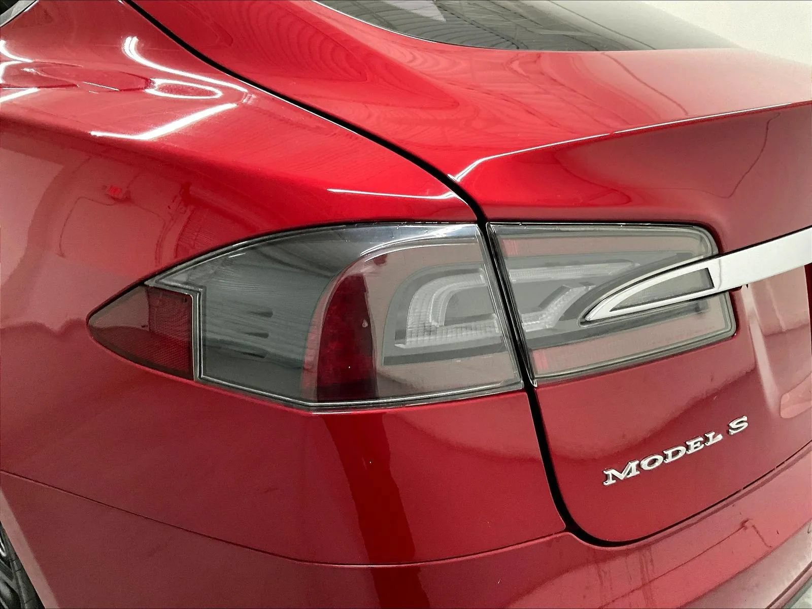 Used 2014 Tesla Model S 85 RWD image 32