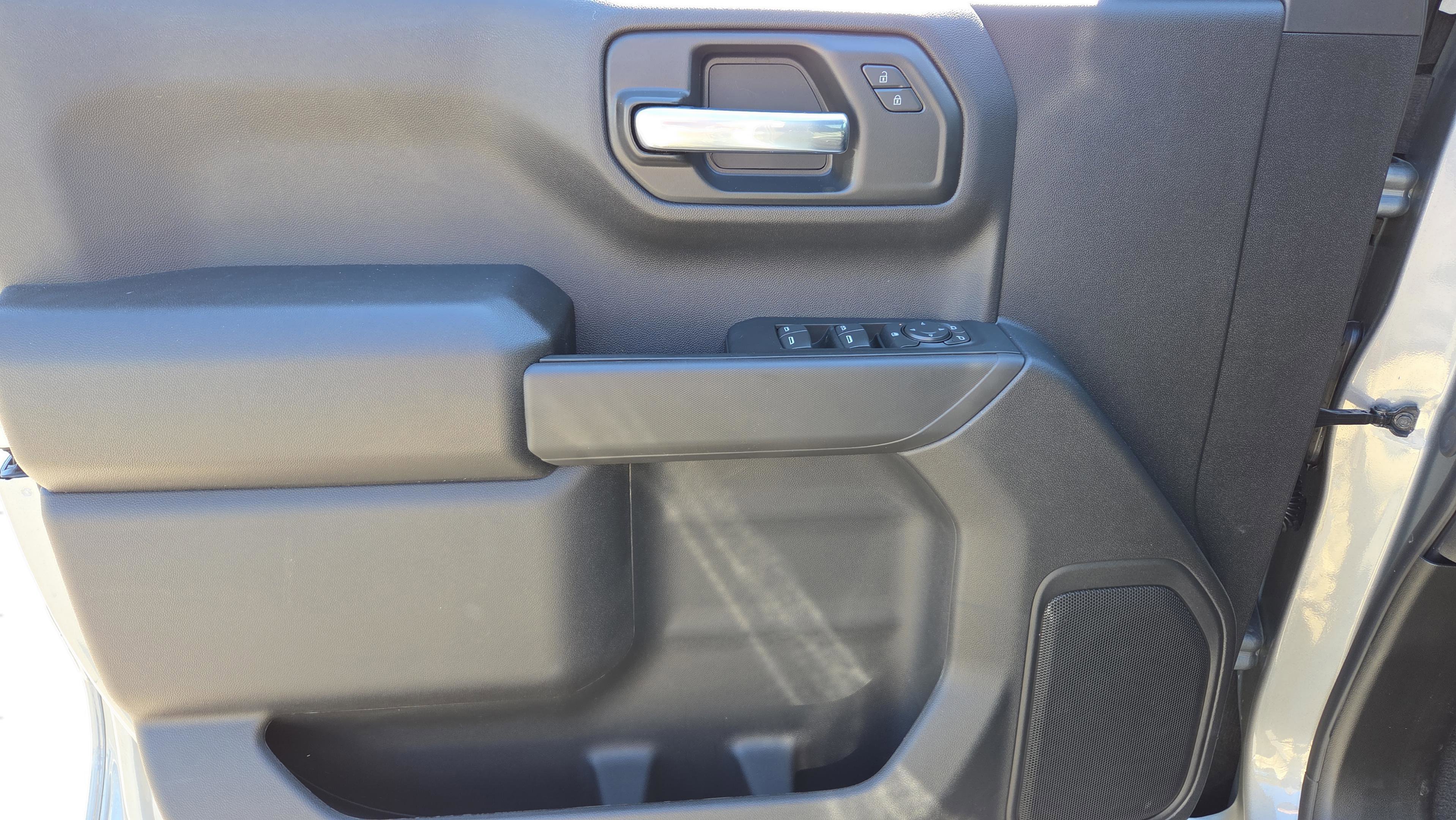 New 2026 Chevrolet Silverado 1500 Custom Trail Boss w/ Dark Appearance Package AWD/4WD image 17