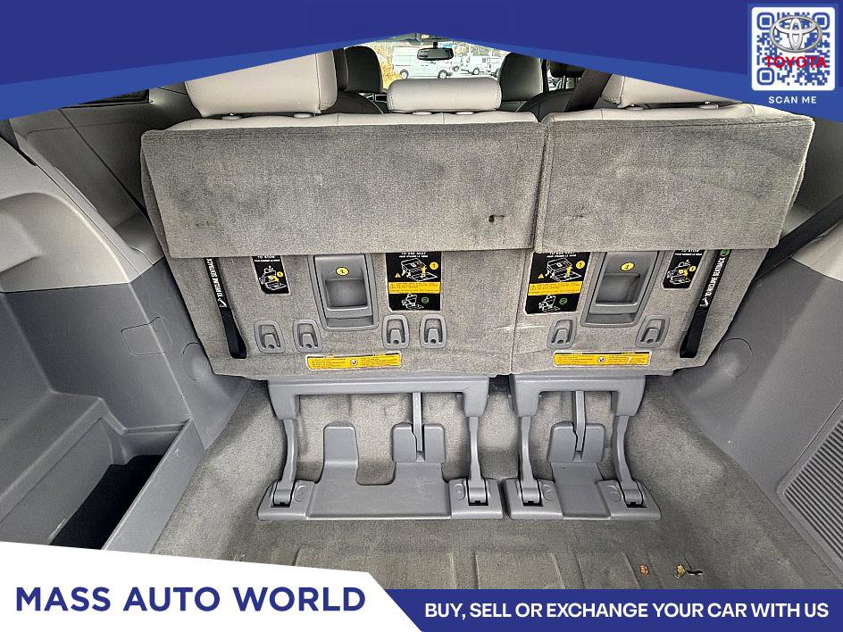 Used 2011 Toyota Sienna XLE image 6