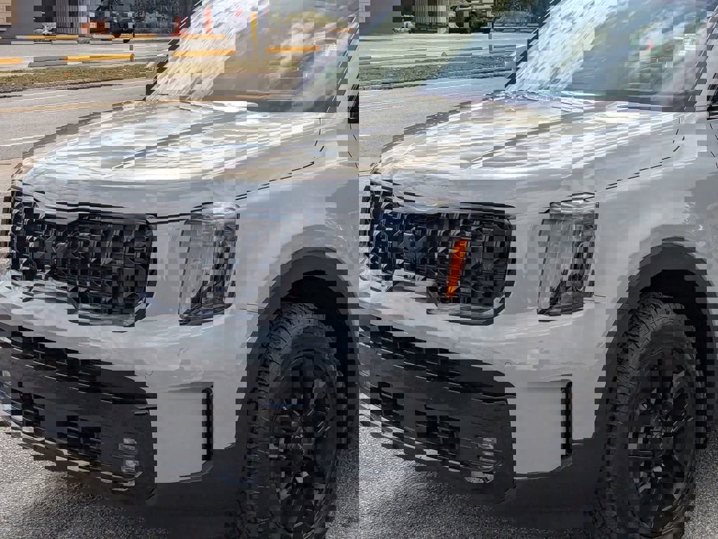 Certified 2025 Kia Telluride SX Prestige X-Pro image 6