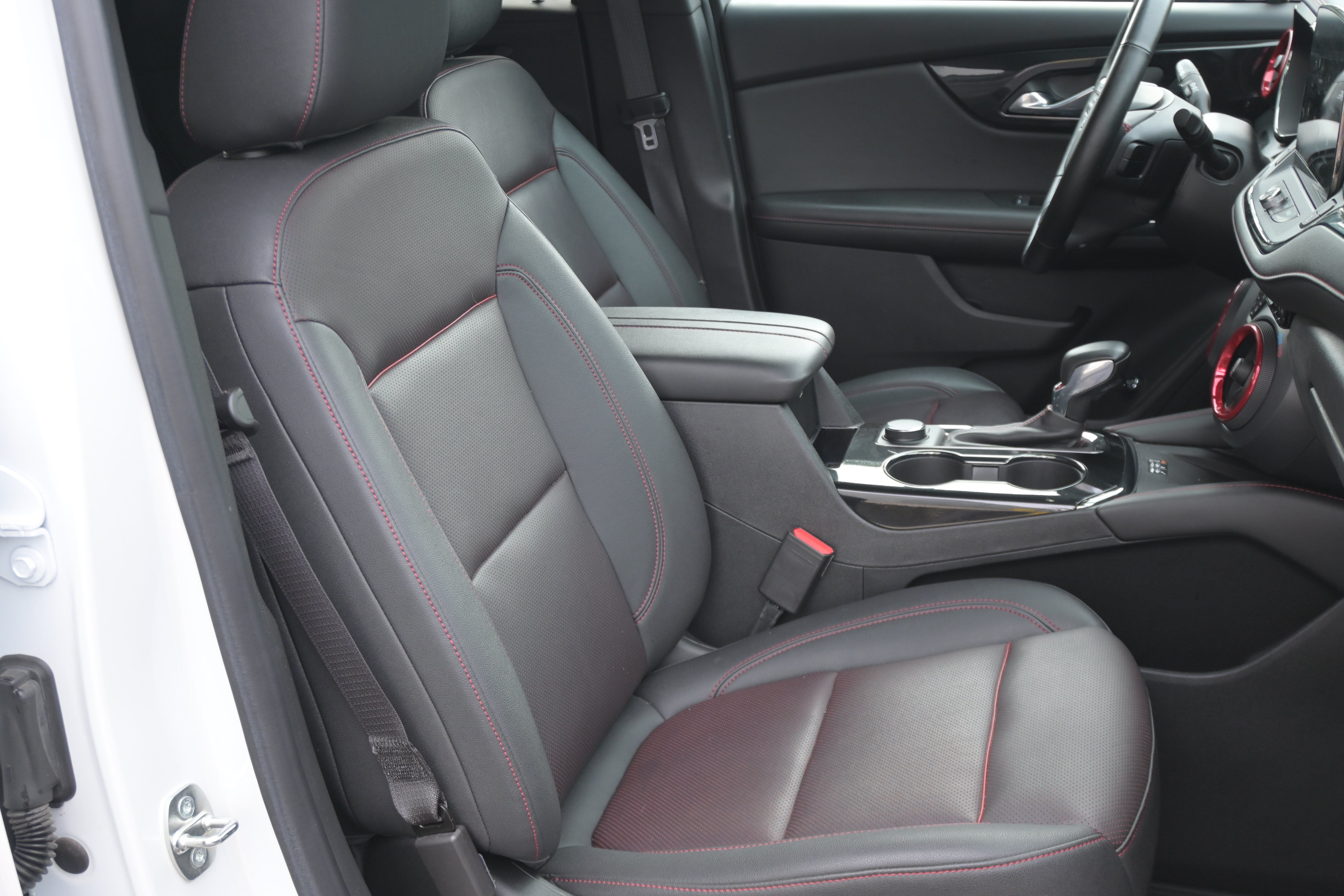 Used 2023 Chevrolet Blazer RS w/ Enhanced Convenience Package FWD image 34