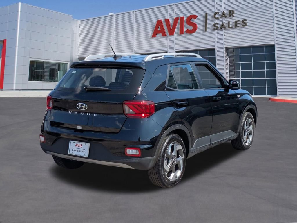Used 2025 Hyundai Venue SEL FWD image 6