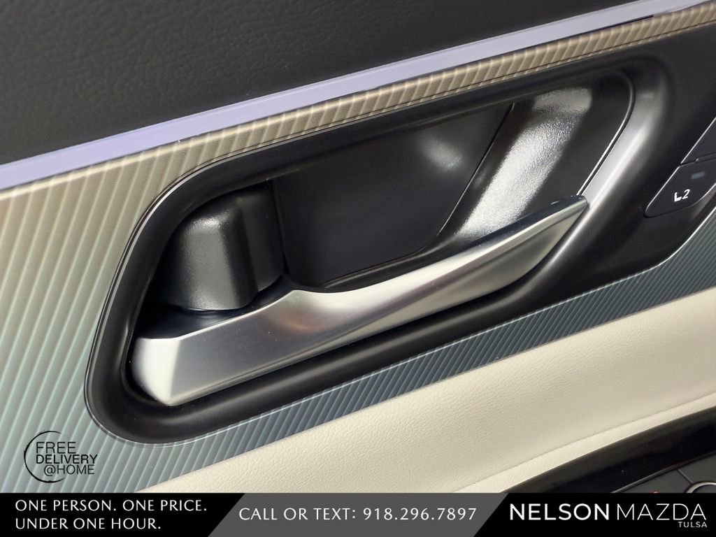 Used 2025 Nissan Murano SL image 18