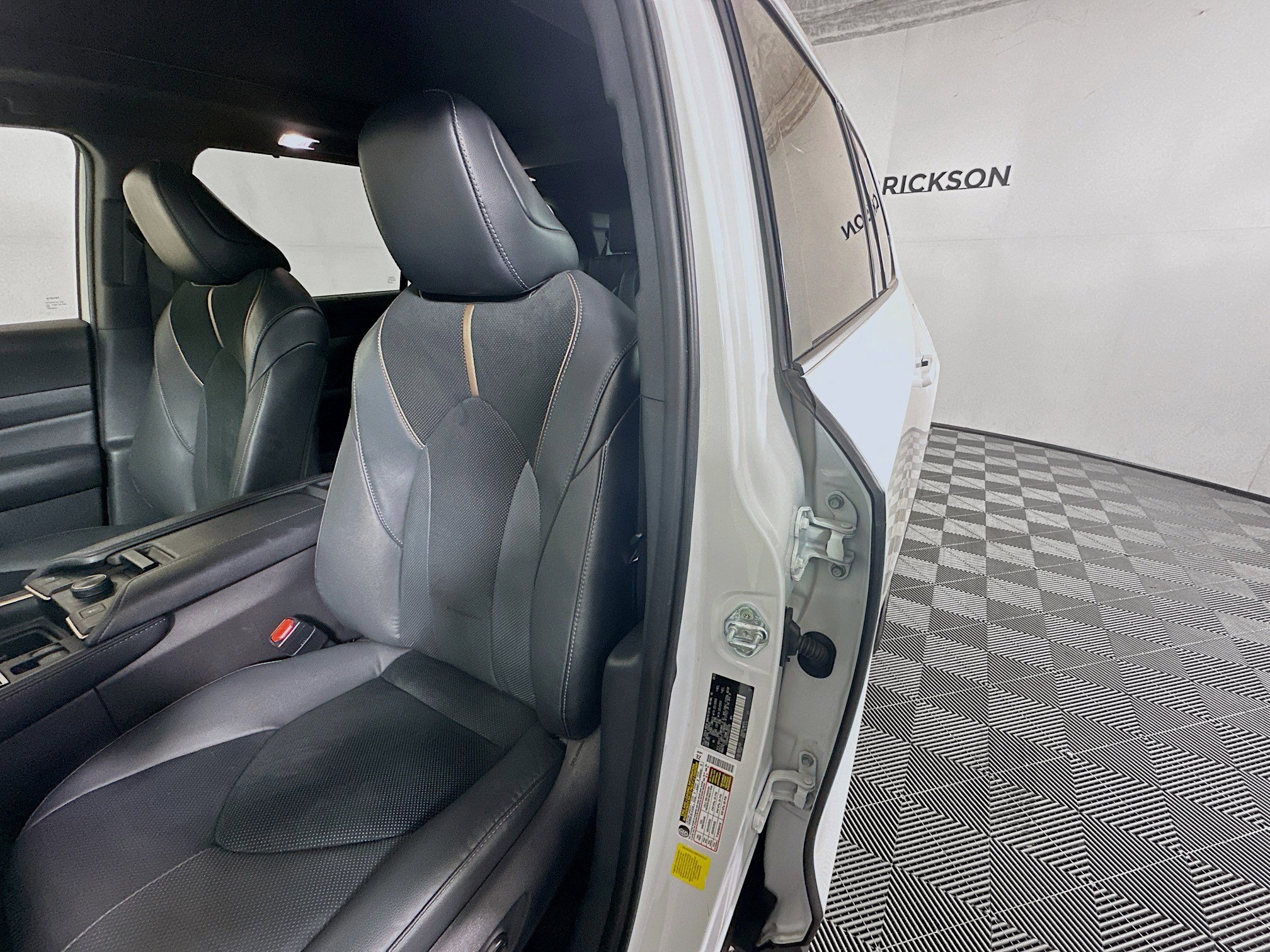 Used 2024 Toyota Grand Highlander AWD Hybrid image 12