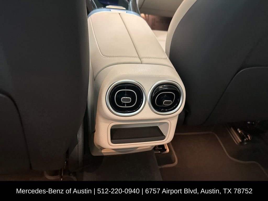 Used 2025 Mercedes-Benz GLC 300 image 23