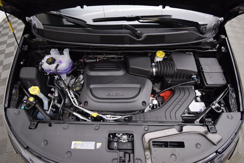New 2027 Chrysler Pacifica Select w/ Family Tech Group FWD image 38