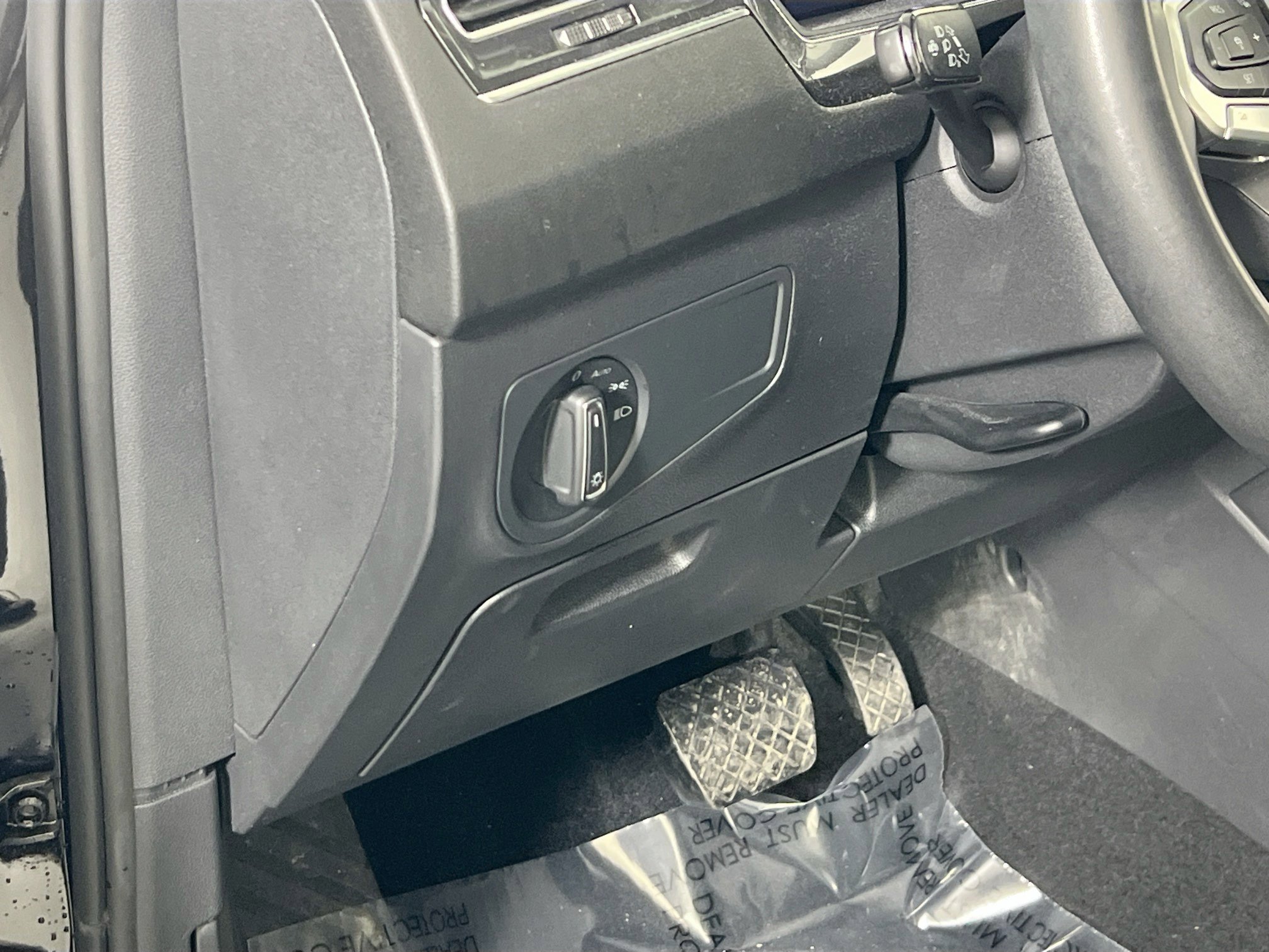 Used 2022 Volkswagen Tiguan SE AWD/4WD image 10