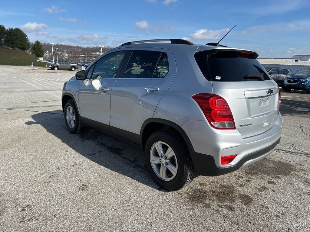 Used 2020 Chevrolet Trax LT w/ LT Convenience Package image 5