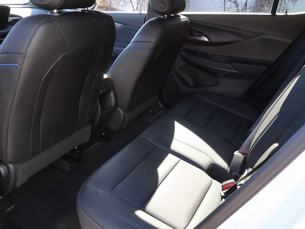 Used 2025 Buick Envista Sport Touring image 20