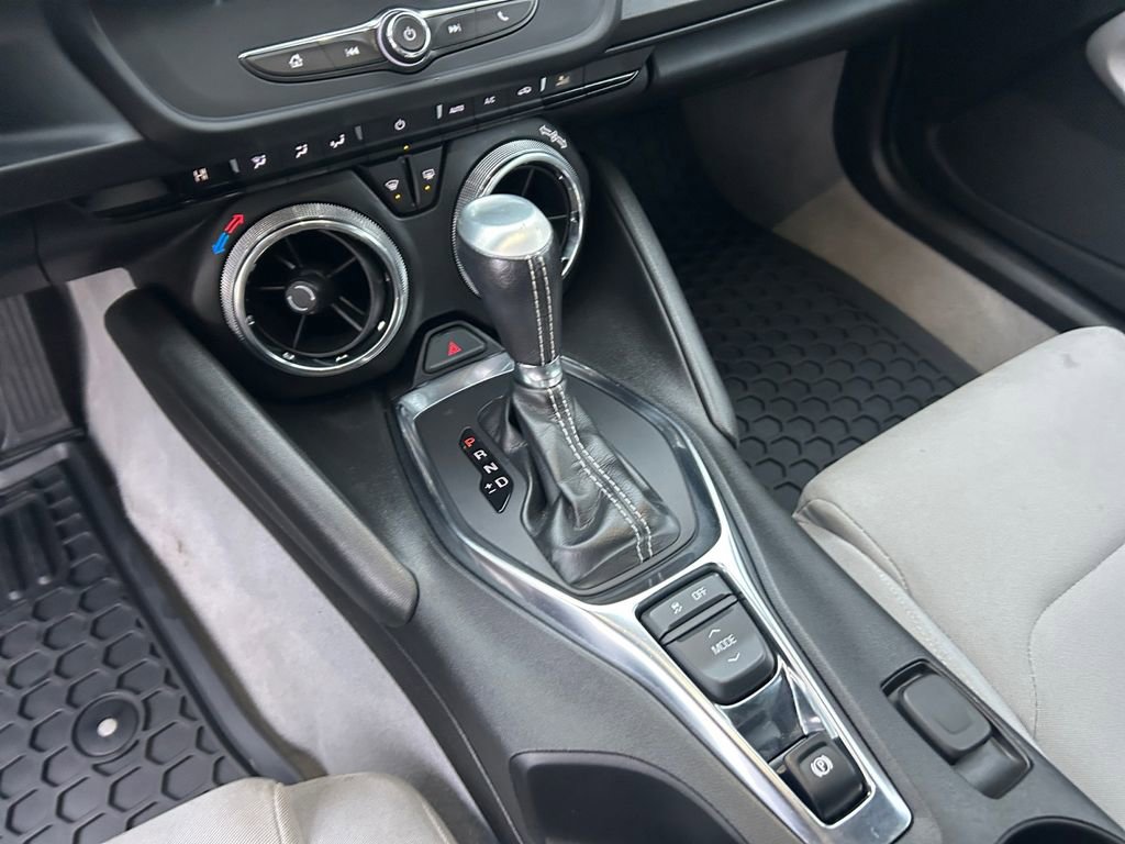 Used 2022 Chevrolet Camaro LT RWD image 20