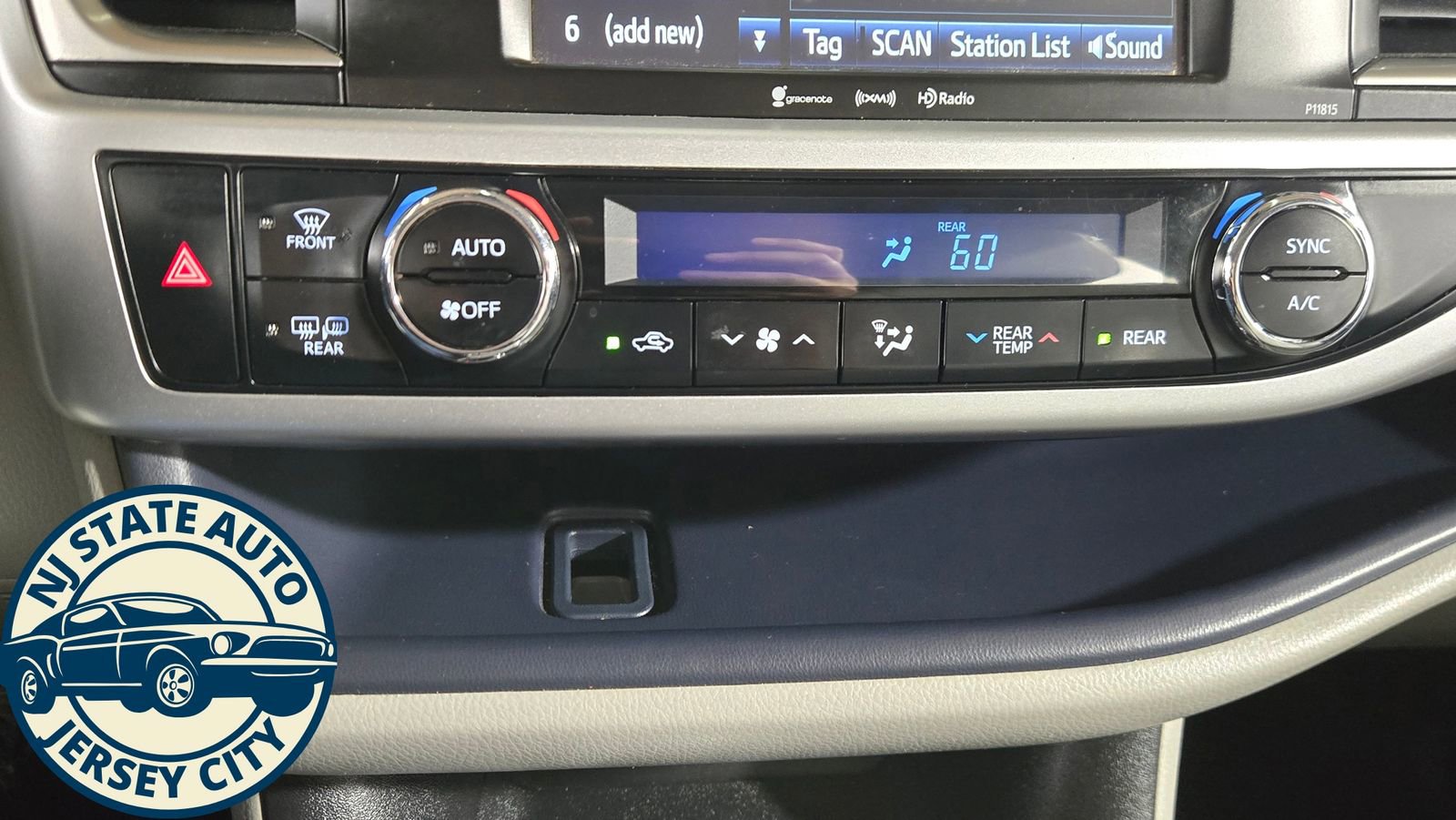 Used 2019 Toyota Highlander Plus AWD/4WD image 15