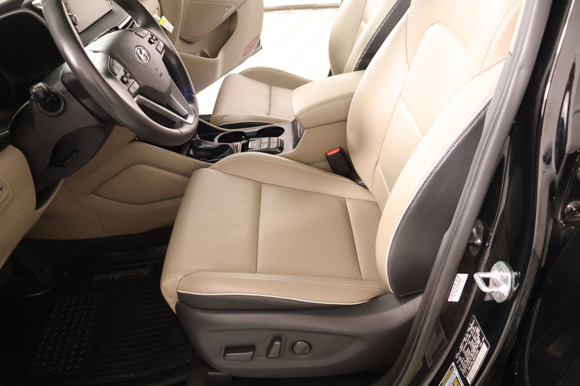 Certified 2021 Hyundai Tucson Ultimate w/ Cargo Package FWD image 12