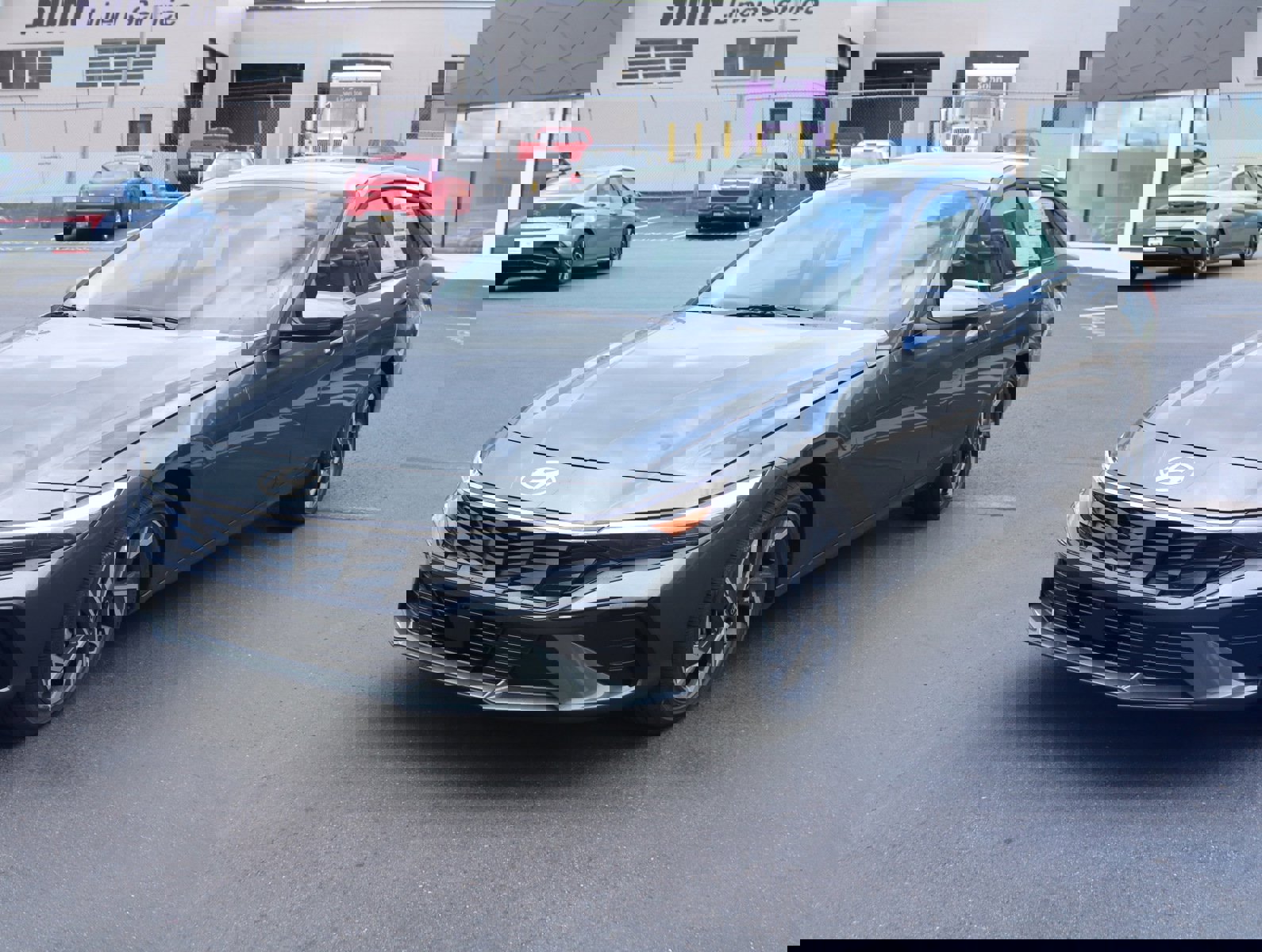 New 2025 Hyundai Elantra Limited image 8