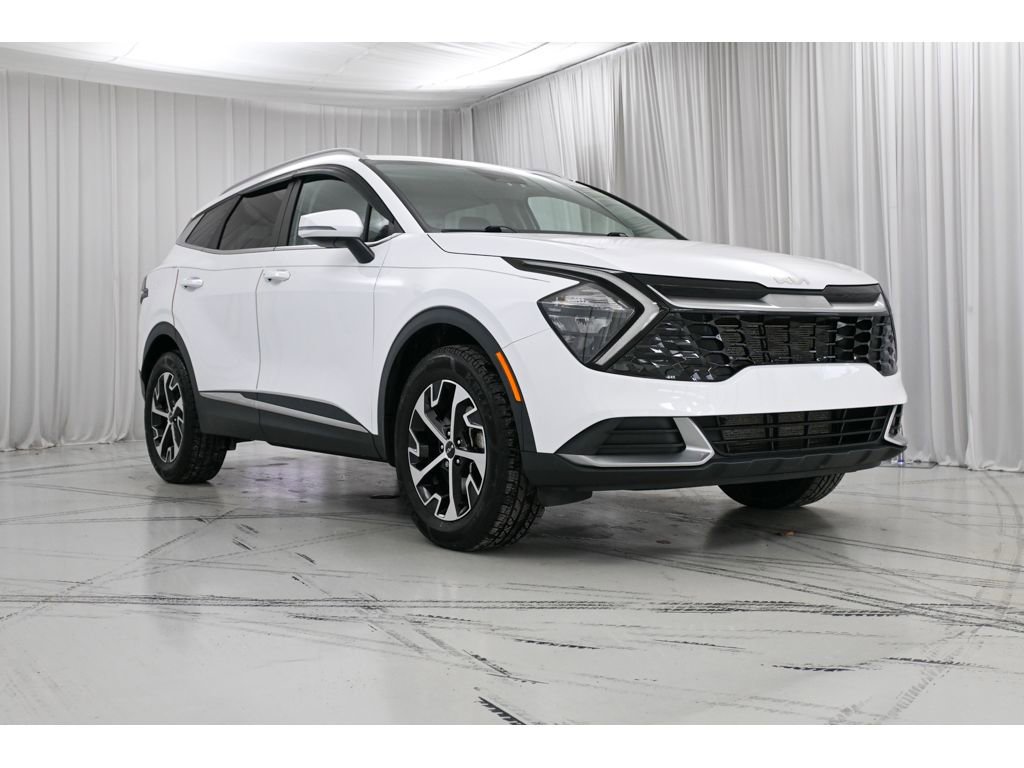 Used 2023 Kia Sportage EX image 2