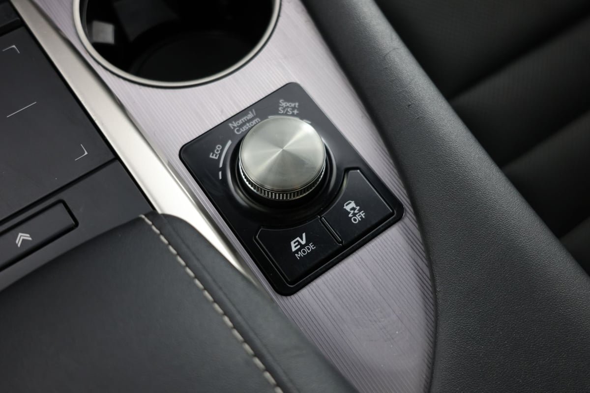 Used 2022 Lexus RX 450h F Sport w/ Cold Area Package (CT) AWD/4WD image 32