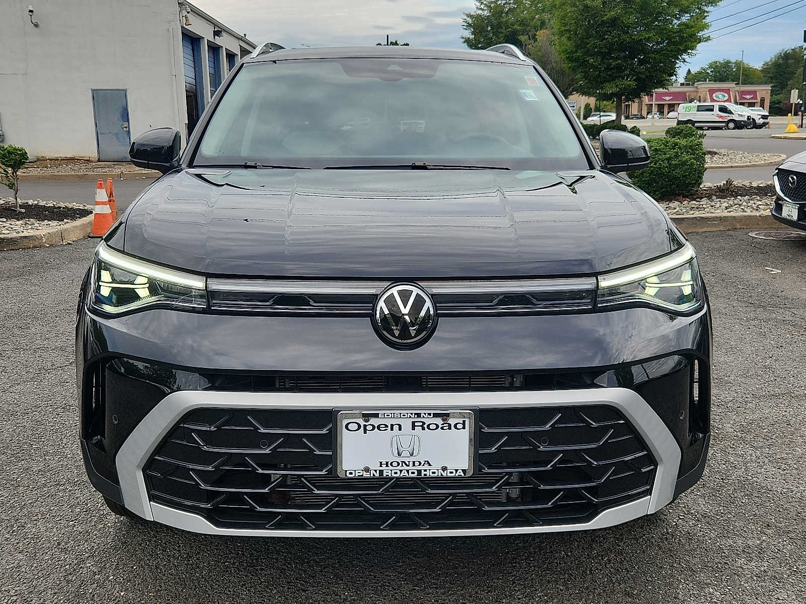 Used 2025 Volkswagen Taos SEL w/ Black Wheel Plus Package AWD/4WD image 2