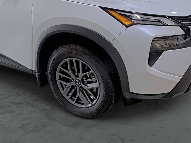 Certified 2025 Nissan Rogue S AWD/4WD image 14