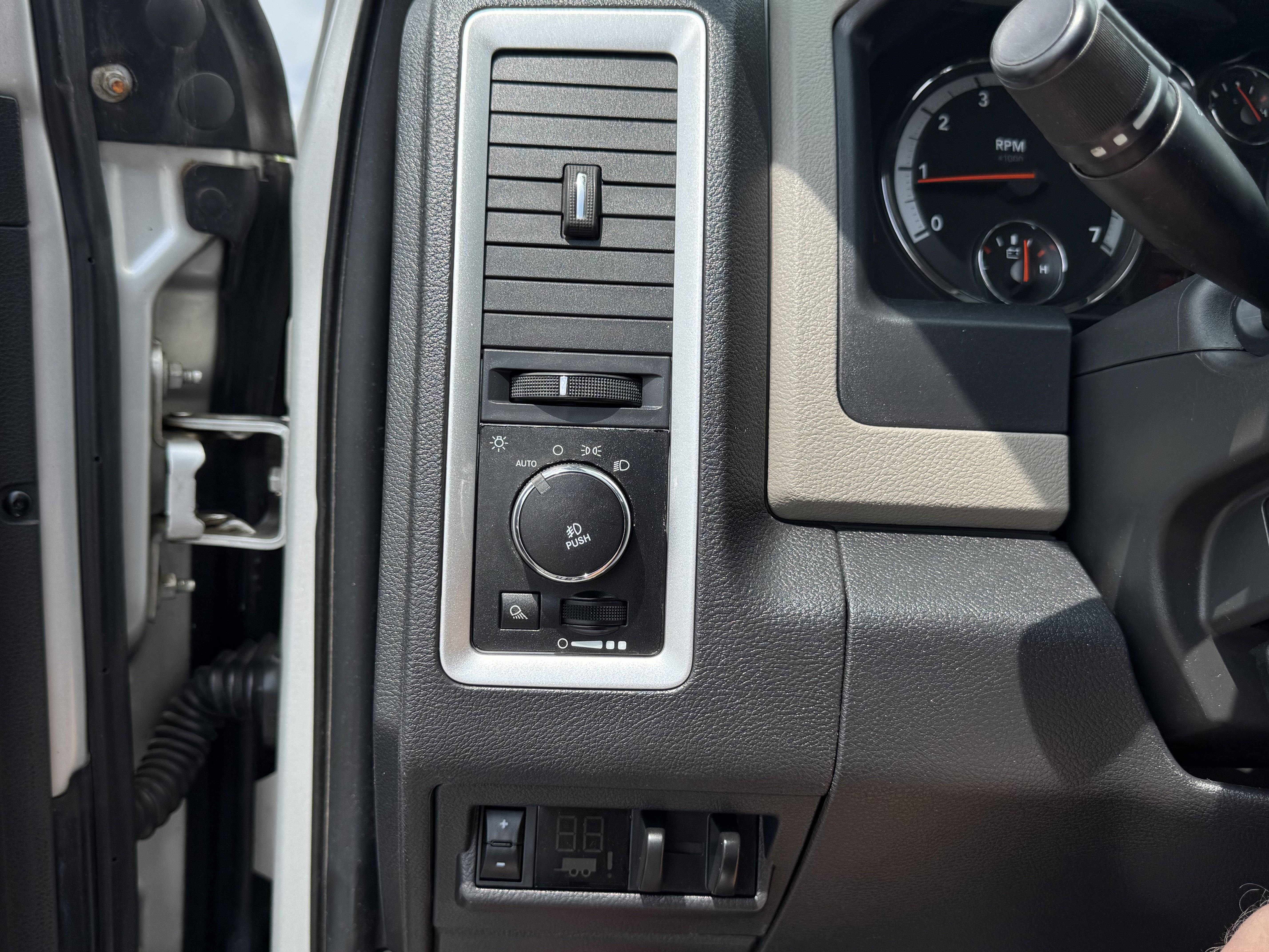 Used 2011 RAM 2500 Big Horn image 16