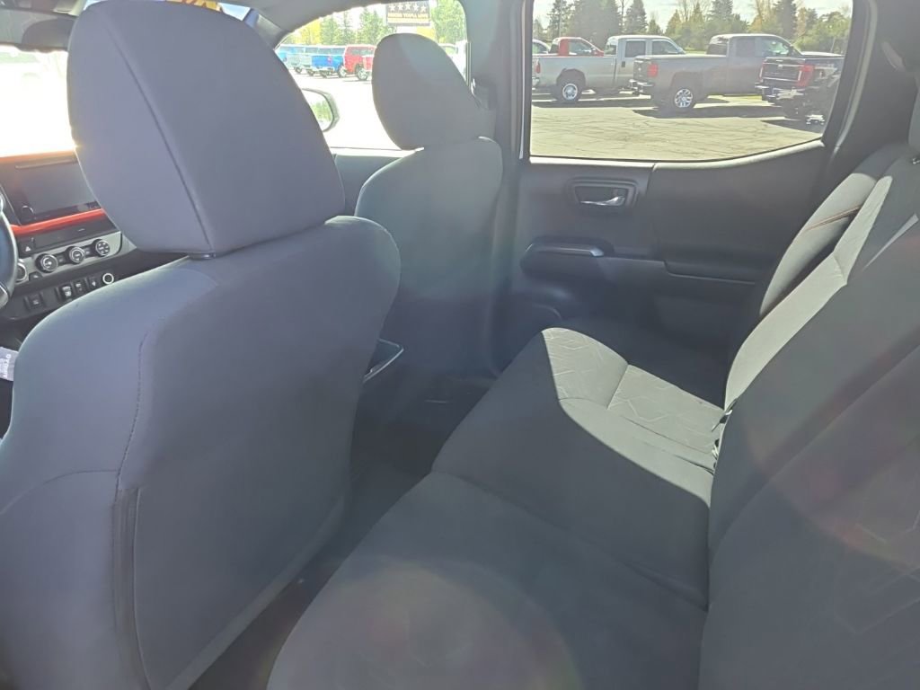 Used 2019 Toyota Tacoma TRD Sport AWD/4WD image 18