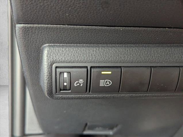 Used 2023 Toyota Corolla LE w/ LE Convenience Package FWD image 4