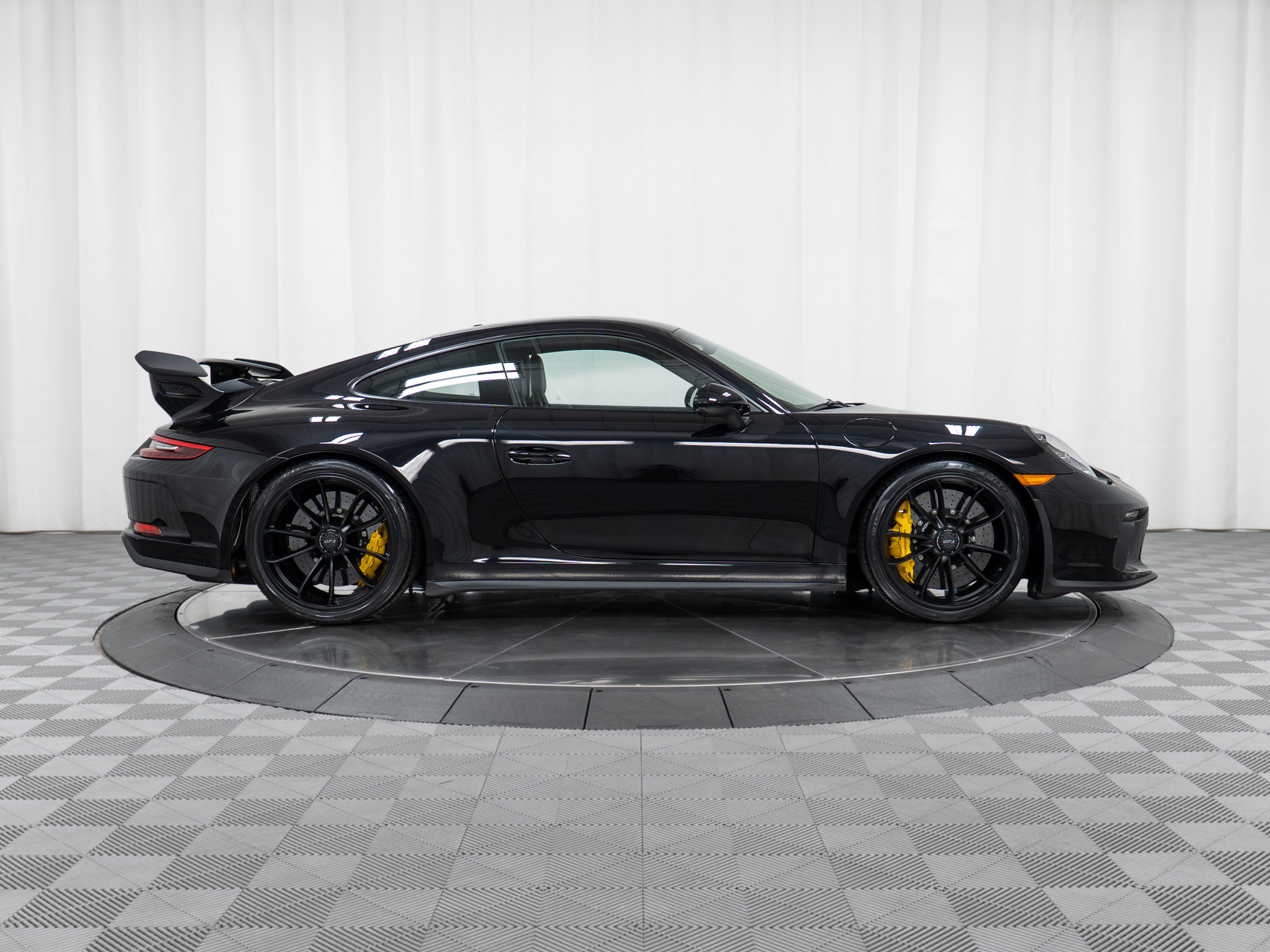 Certified 2018 Porsche 911 GT3 RWD image 8