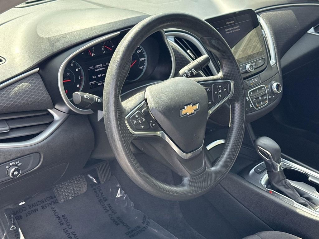 Used 2025 Chevrolet Malibu LT FWD image 9