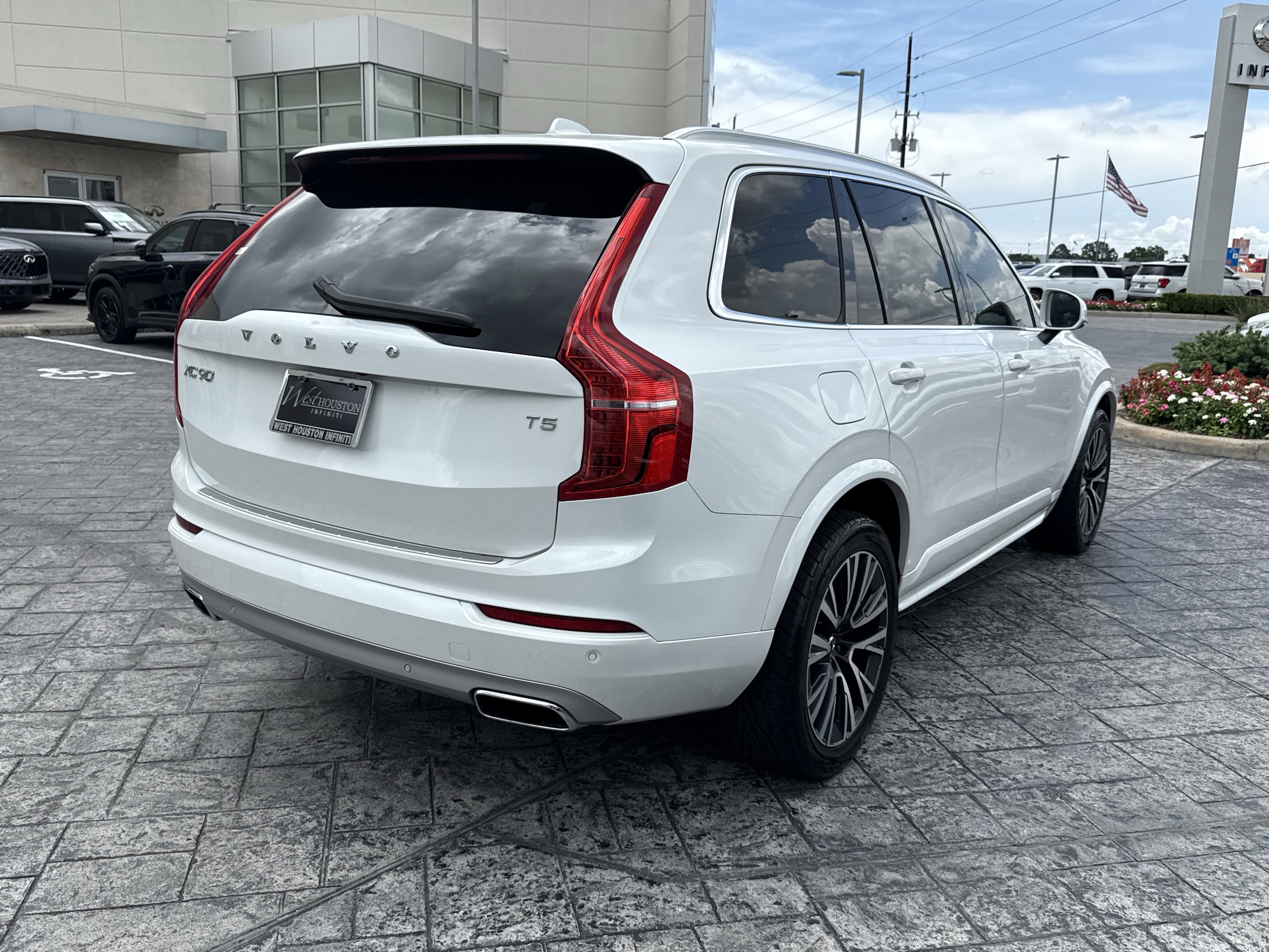 Used 2021 Volvo XC90 T5 Momentum w/ Advanced Package FWD image 7