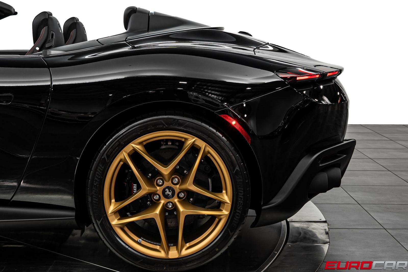 Used 2026 Ferrari Roma Spider RWD image 18