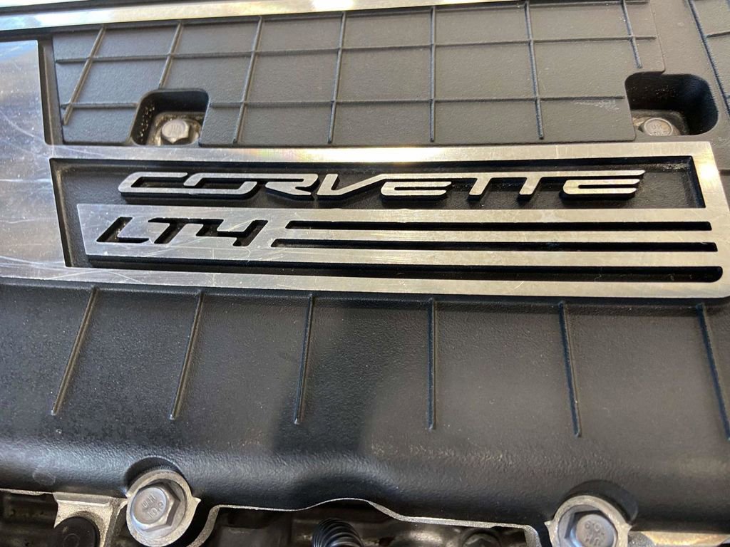 Used 2015 Chevrolet Corvette Z06 w/ 3LZ Preferred Equipment Group image 17