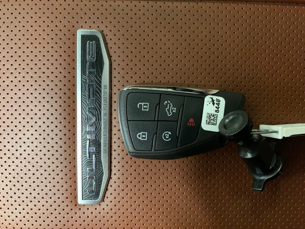 Used 2024 GMC Sierra 3500 Denali Ultimate image 14