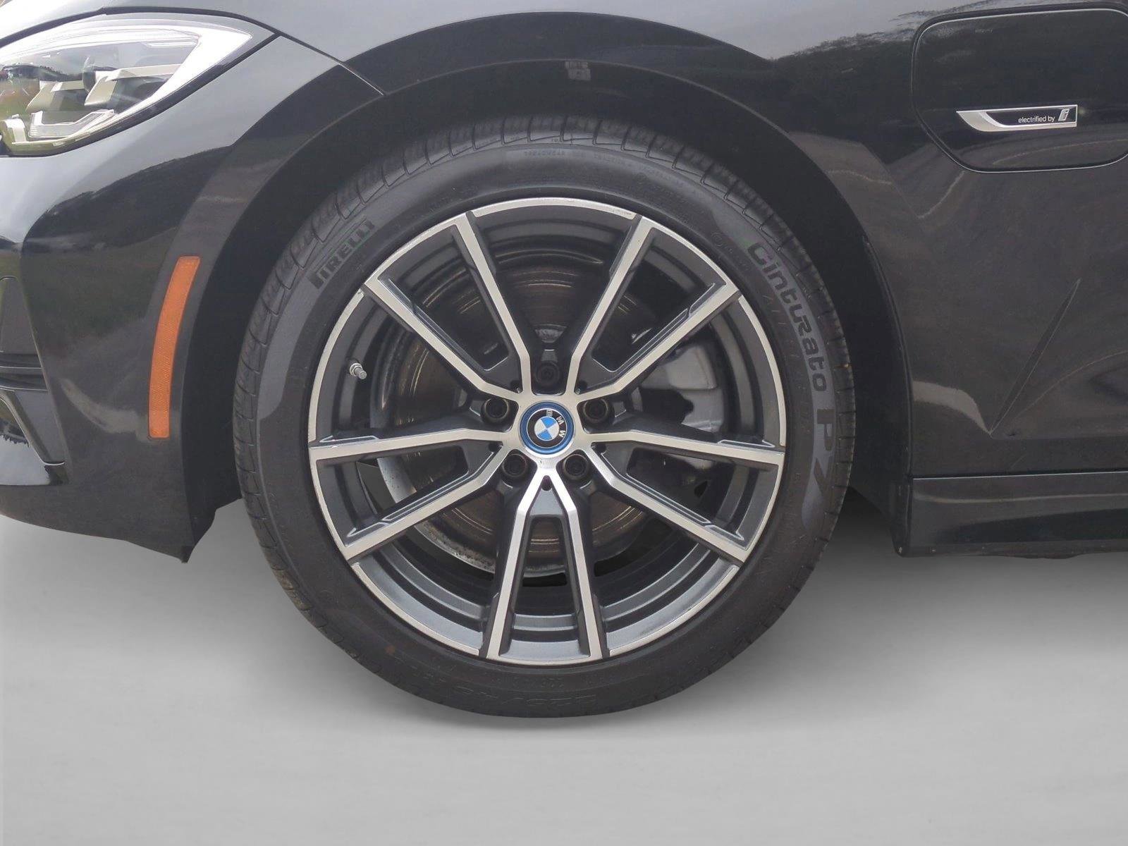 Used 2022 BMW 330e xDrive w/ Premium Package AWD/4WD image 29