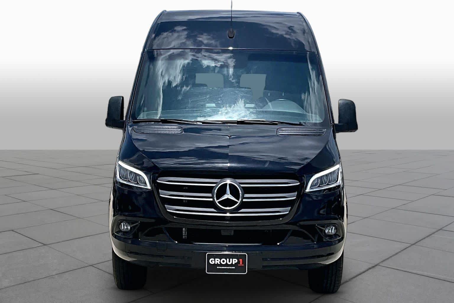 Used 2024 Mercedes-Benz Sprinter 2500 image 4