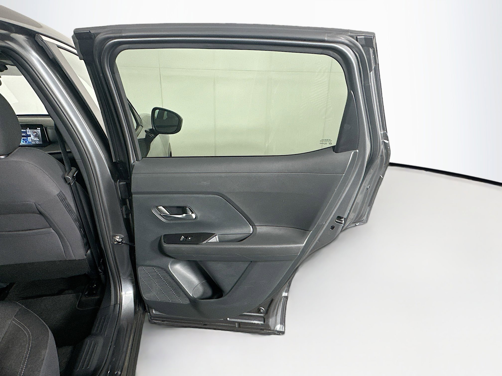 Used 2025 Nissan Kicks SV image 27