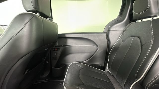 New 2027 Chrysler Pacifica Limited w/ S Appearance Package AWD/4WD image 13