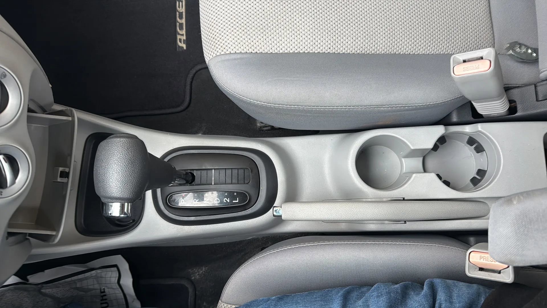 Used 2010 Hyundai Accent GLS w/ Premium Pkg 4 image 20