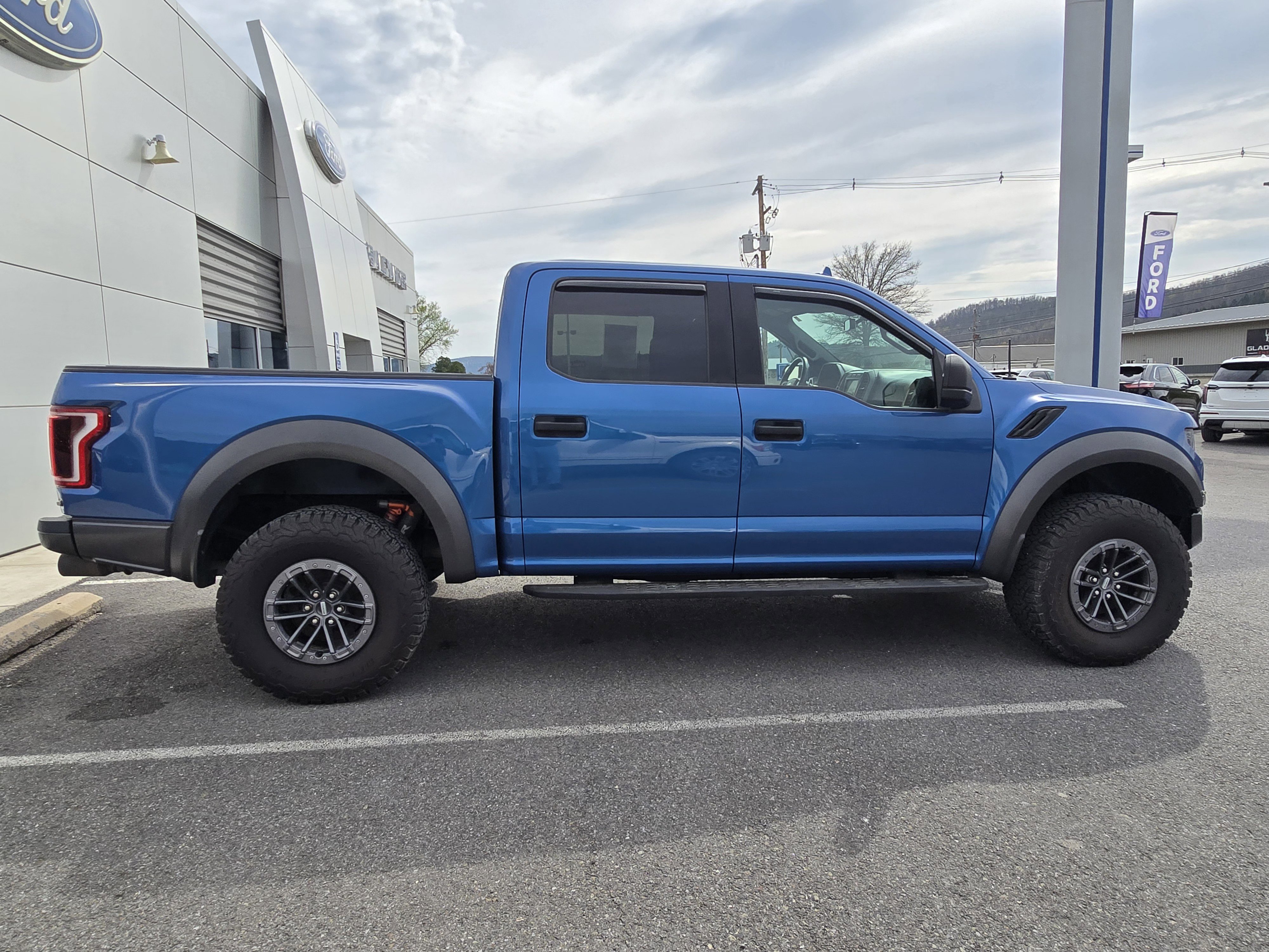 Used 2020 Ford F150 Raptor image 2